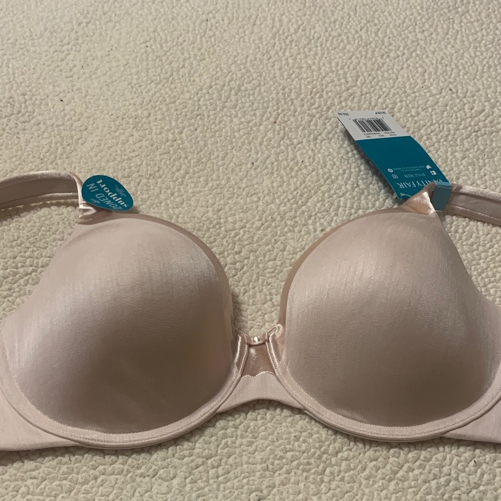 Vanity Fair Light Pink Bra NWT